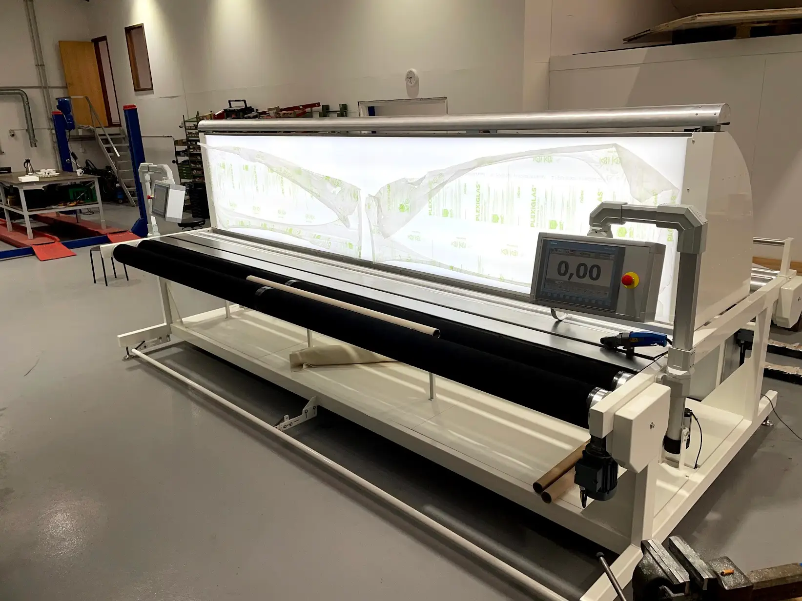 M4 oprullerbord med oplyst bordplade til kvalitetskontrol af tekstiler